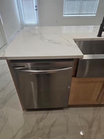 Building Photo - 4456 Fatima Dr