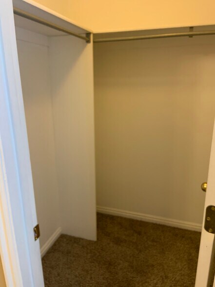 Building Photo - 1045 S 1200 W