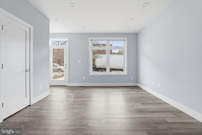 Building Photo - 2602 4th St NE