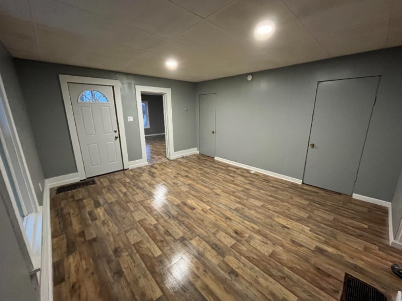 Building Photo - 1200 Gomber Ave