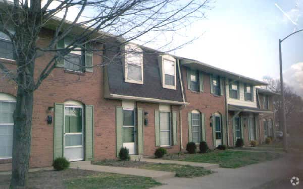 Building Photo - Trailbridge Townhomes