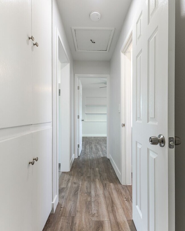 Building Photo - Fully Renovated 2BR/1BA Unit in Altadena –...