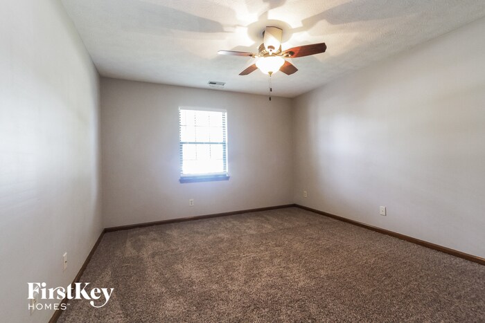 Building Photo - 8240 Parsley Ln