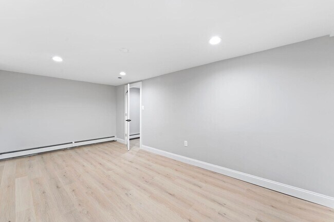 Building Photo - 15 Barnes Dr