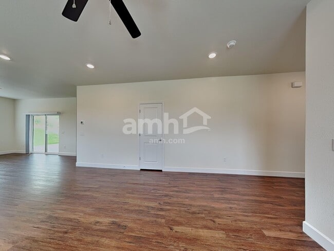 Building Photo - 15091 West 82nd Place