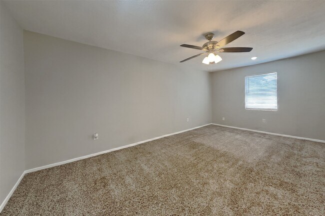 Building Photo - 4474 W Cypress Villas Dr