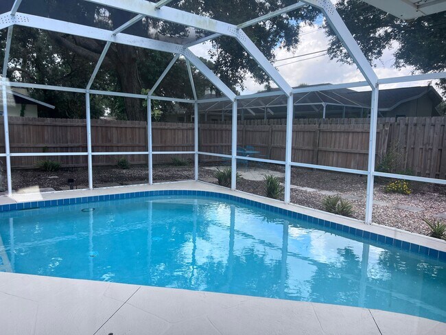 Building Photo - Beautiful Pool Home in East Venice