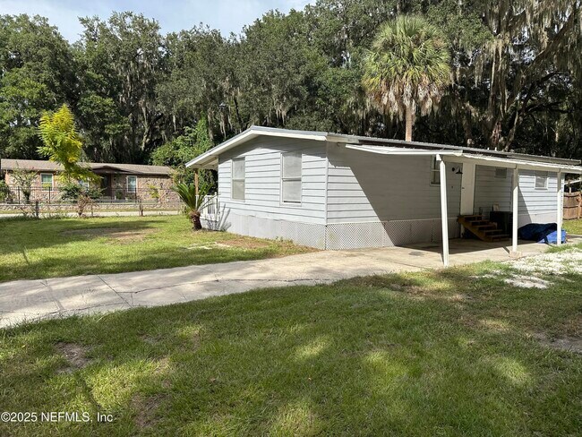 Building Photo - 1104 Harmony Dr N