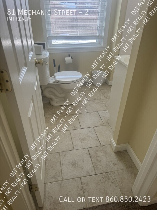 Building Photo - 81 Mechanic St