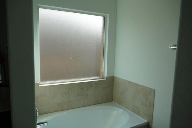 Building Photo - 231 Milliner Lp