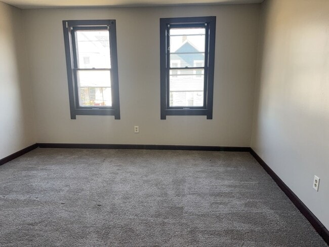 Building Photo - 3621 Sackett Ave