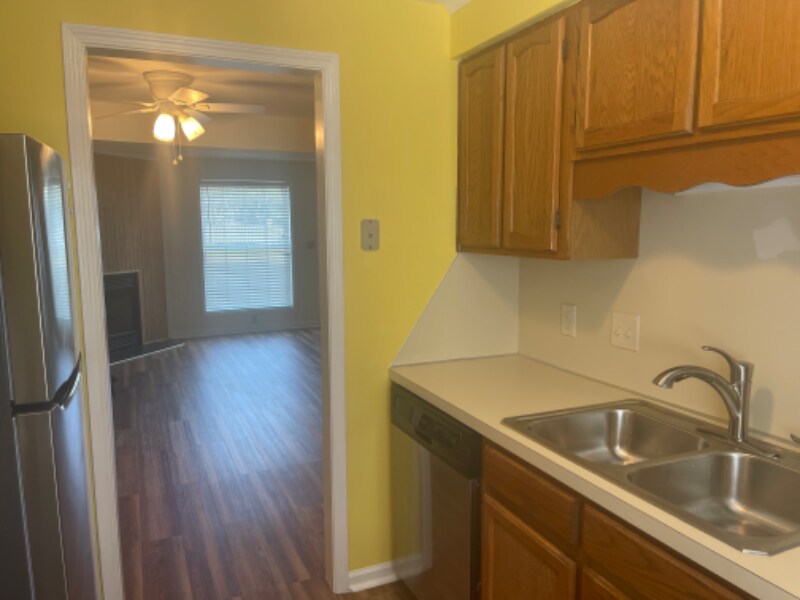 Building Photo - 6921 Porcher Dr