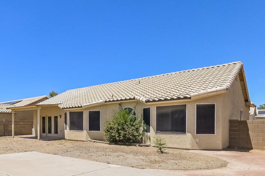 Building Photo - 9940 E Paseo San Bruno
