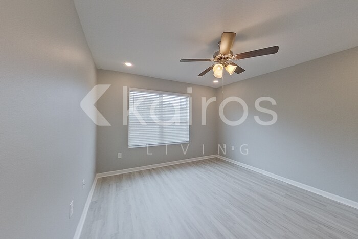 Building Photo - 241 Monarch Ln