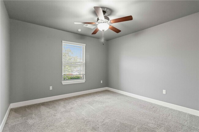 Building Photo - 1340 Sweetbriar Cir