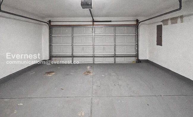 Building Photo - 4800 Inglewood Ct SE