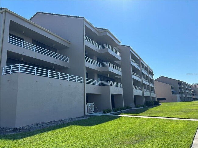 Building Photo - 6260 Kipps Colony Ct S