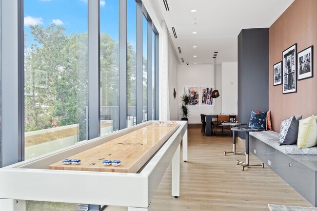 Building Photo - Premier Penthouse Suite at Seven 88 West Midtown-