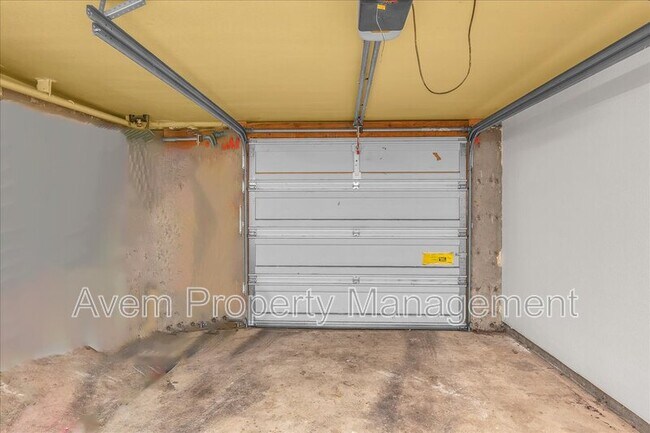 Building Photo - 55 NE Cook St