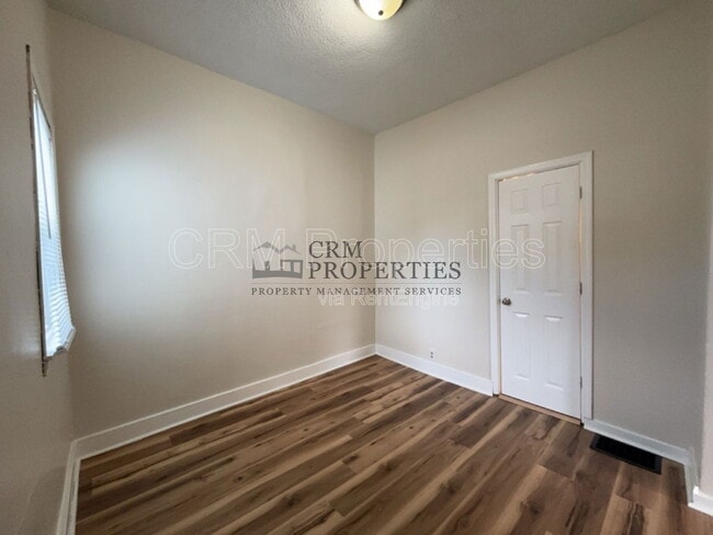 Building Photo - 1530 S Union St