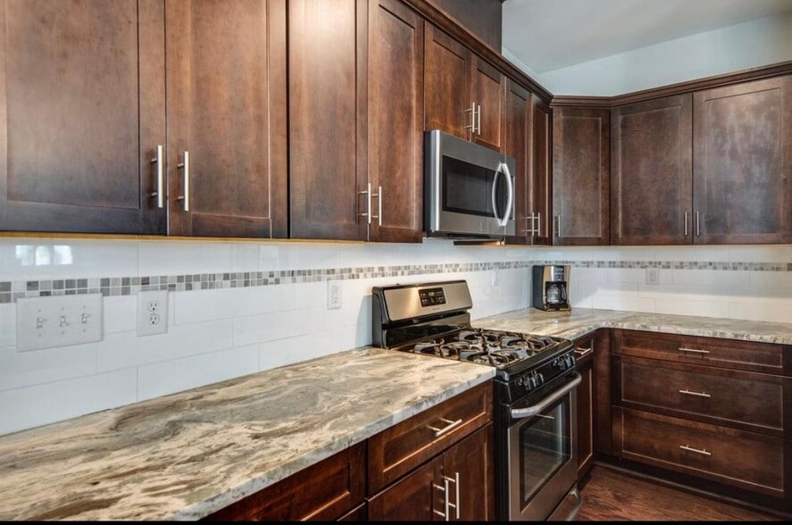 Building Photo - 710 Buchanan St