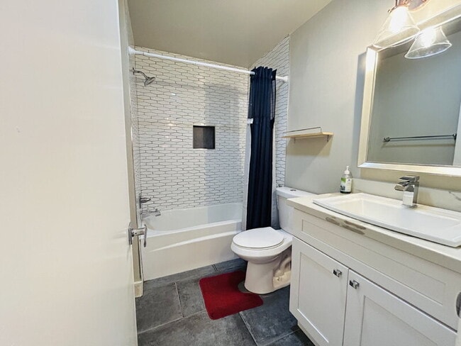 Building Photo - 134 Hartnell Pl