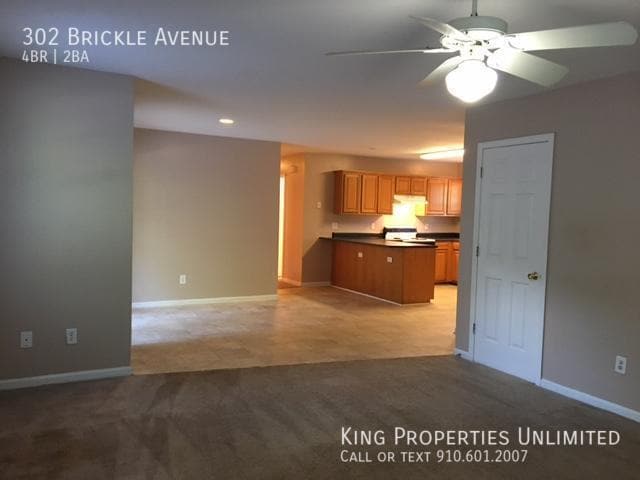 Building Photo - 302 Brickle Ave