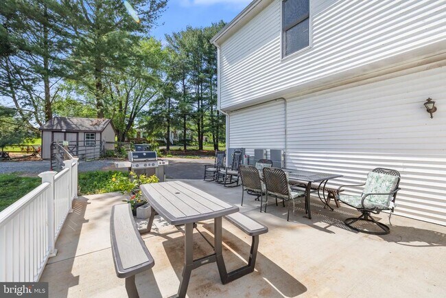 Building Photo - 4301 Mountain View Dr