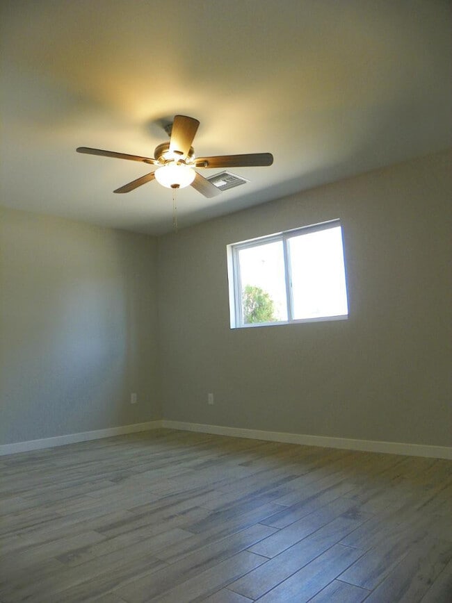 Building Photo - 8337 E Meadowbrook Ave