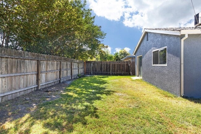 Building Photo - Move-In Special: Stunning Home Professiona...