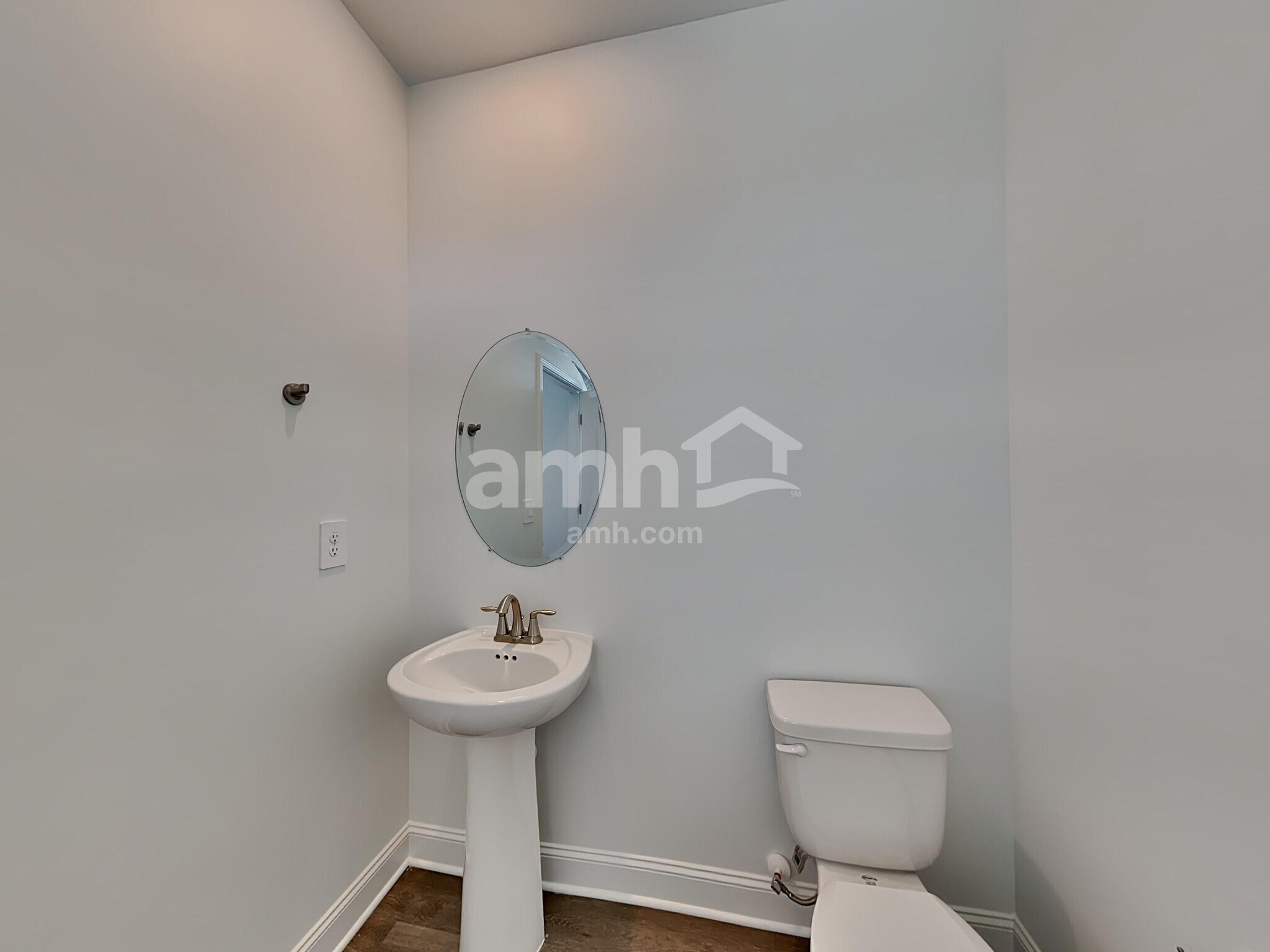 Building Photo - 305 Golucke Way