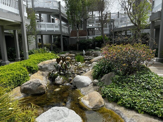 Building Photo - Welcome to Coastal Living at Its Finest!