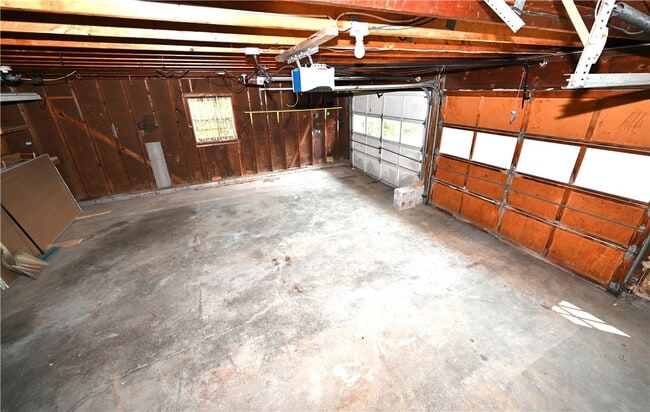Building Photo - 1093 Washington St