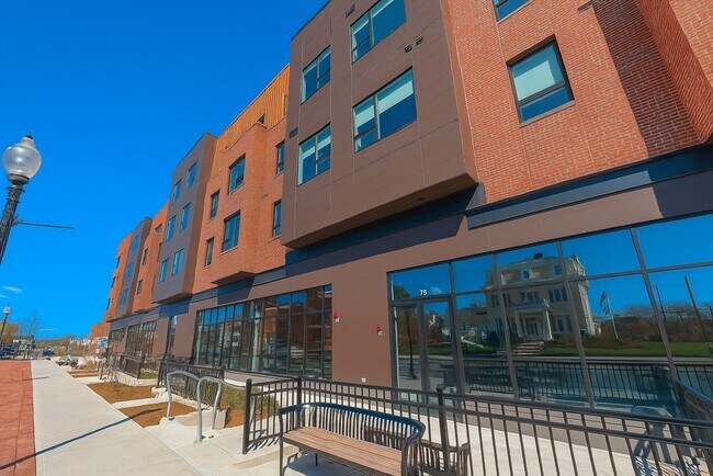 Building Photo - 45 E Central St