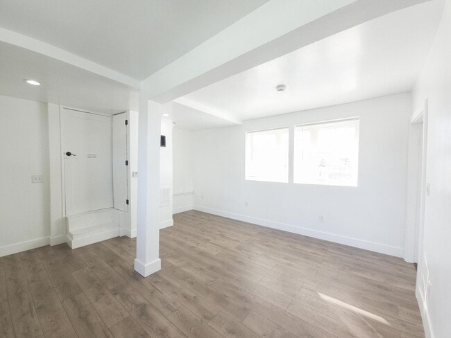 Building Photo - 4 bed 3 bath Single-family Home in Glenview/Lower Diamond area of Oakland