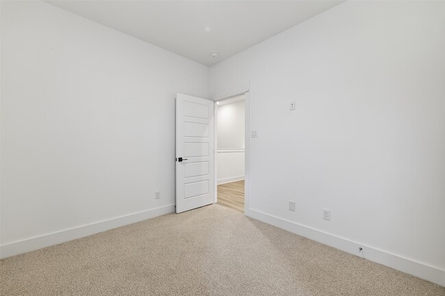 Building Photo - 314 Neyland St