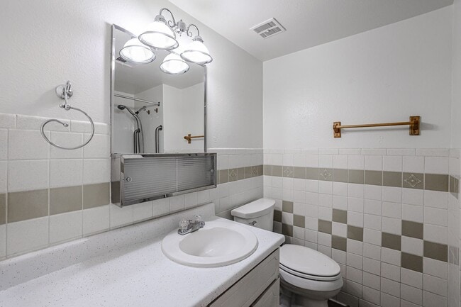 Building Photo - QUIET ADULT 55+ COMMUNITY