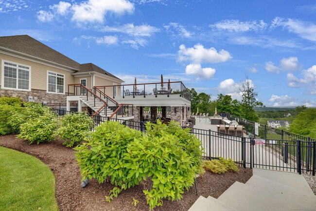 Building Photo - 8 Brentwood Cir