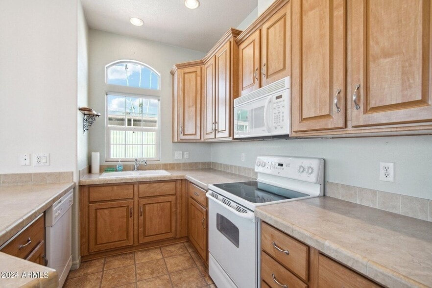 Building Photo - 7300 N 51st Ave