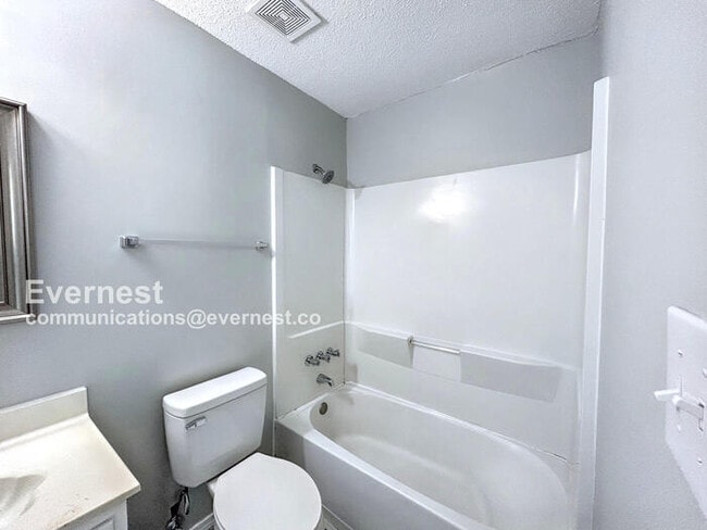 Building Photo - 6205 Somerset Cove