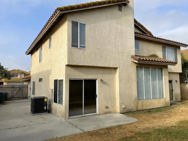 Building Photo - 2800 Longhorn St