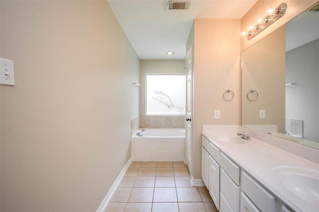 Building Photo - 20214 Sunset Ranch Dr