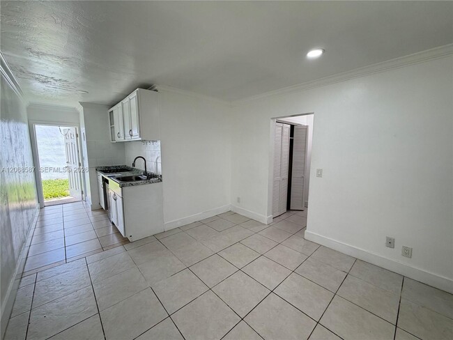 Building Photo - 4229 Bougainvilla Dr