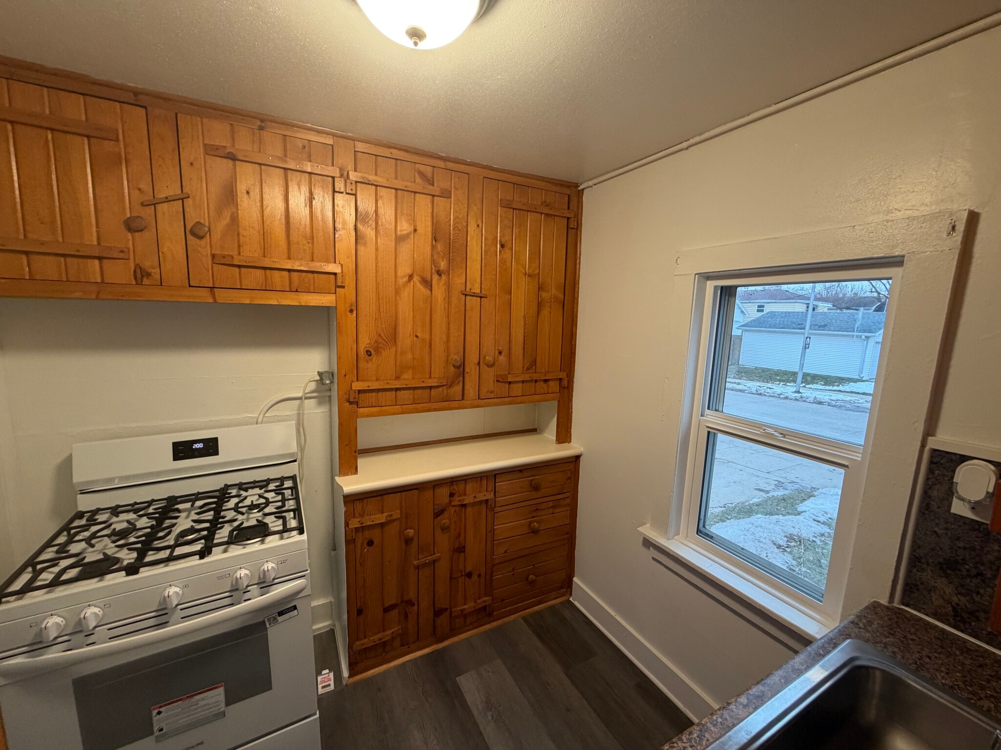 Kitchen w/ Brand New Appliances - 6318 W Grant St