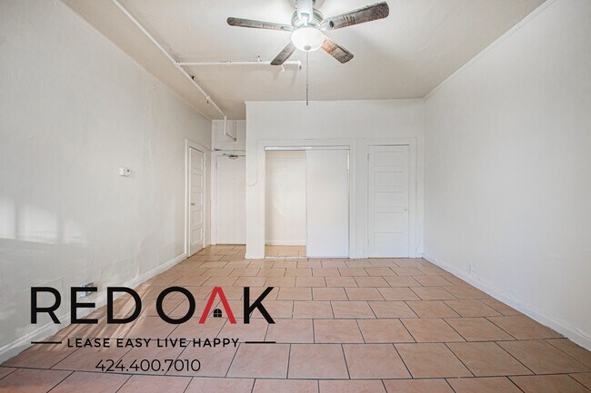 Building Photo - 1000 S Grand View St