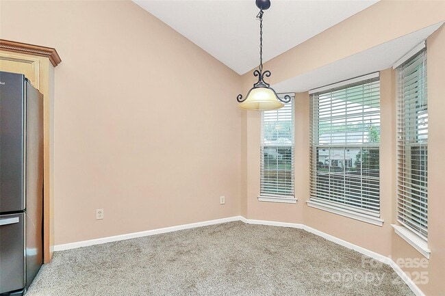 Building Photo - 2916 Dairy Farm Dr