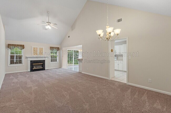 Building Photo - 296 Southbank Dr