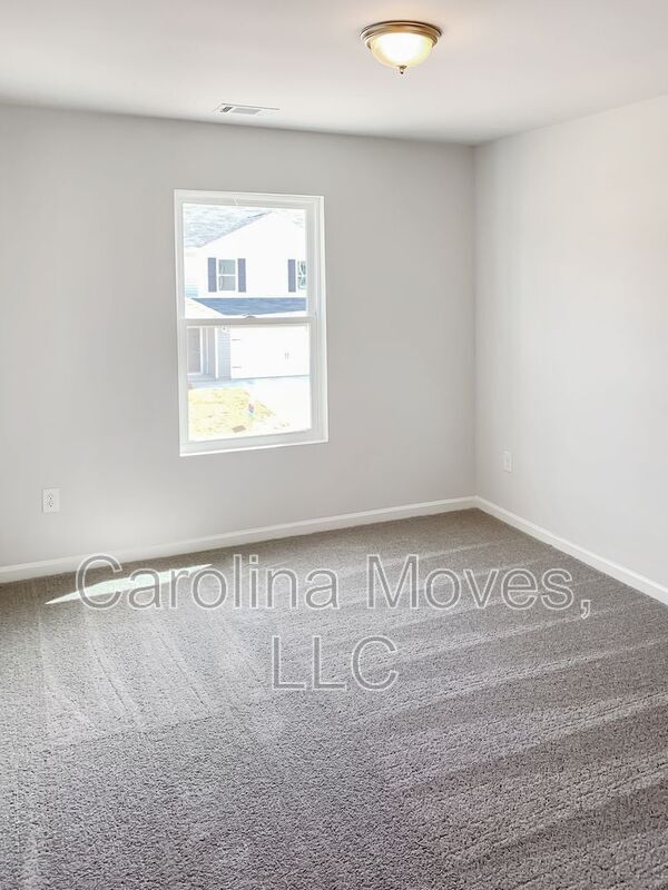Building Photo - 667 Farmstead Trail