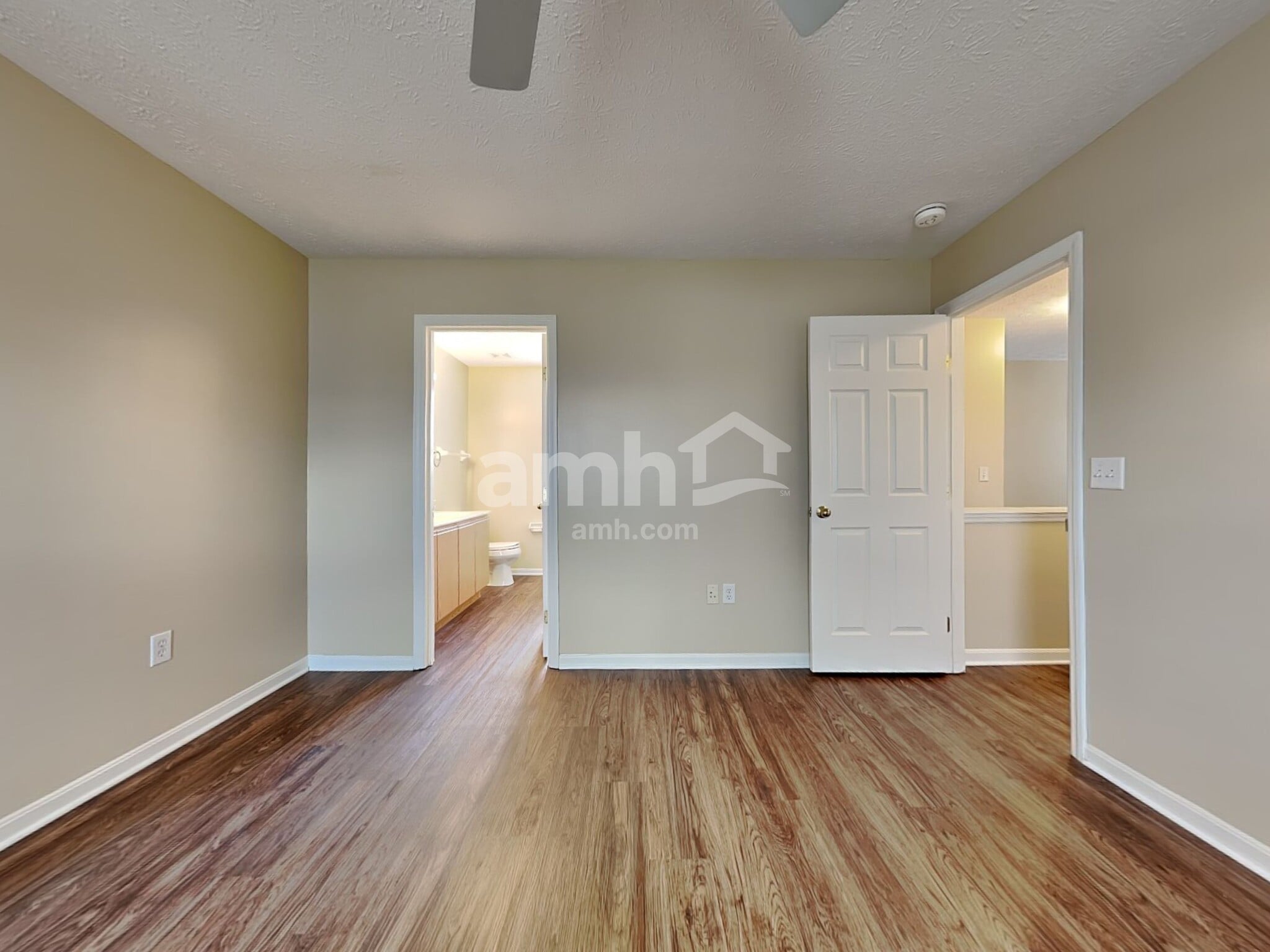 Building Photo - 424 Hartford Ct