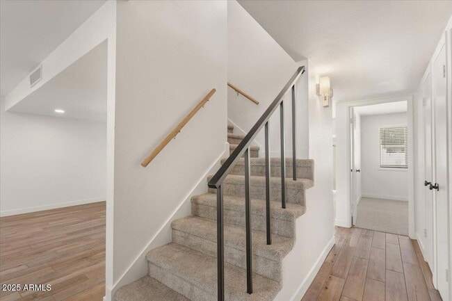 Building Photo - 7803 E Vernon Ave